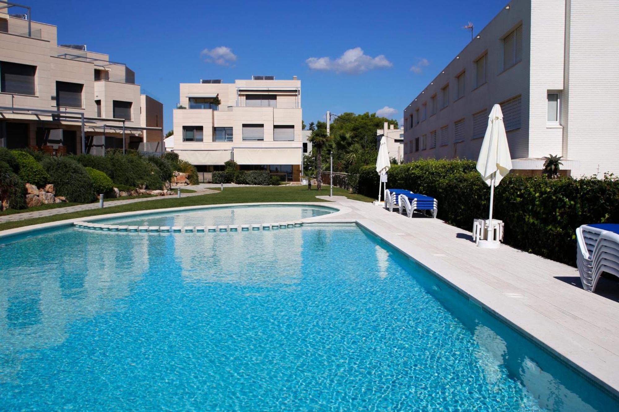 Вилла At014 A Pocos Metros De La Playa, Equipamiento Completo, Piscina Comunitaria Торредембарра Экстерьер фото